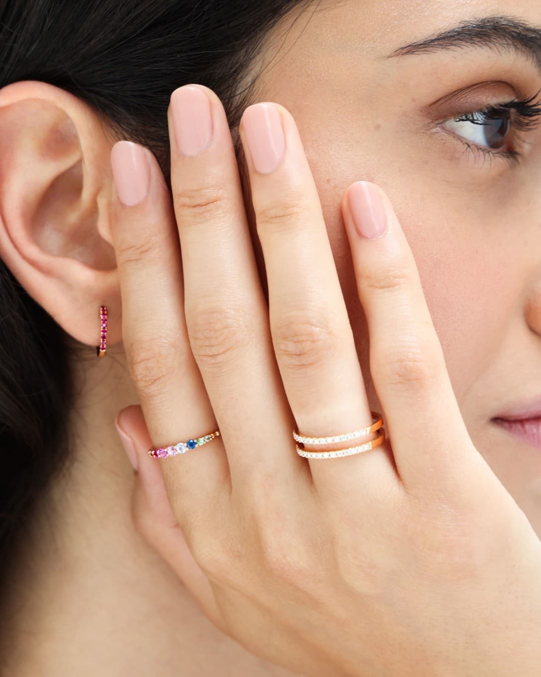 Schmuck in lebendigen Farben